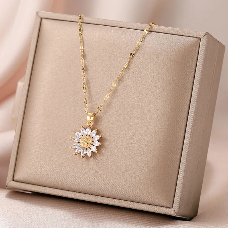 Golden Vermiculite To Sunflower Pendant Personalized Titanium Steel Necklace Women Fresh Trend Fashion Jewelry